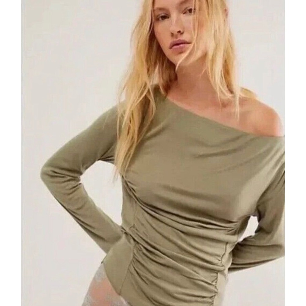NWT Free People Night We Met Long Sleeve Top Ribbed Ruched Size XS Green